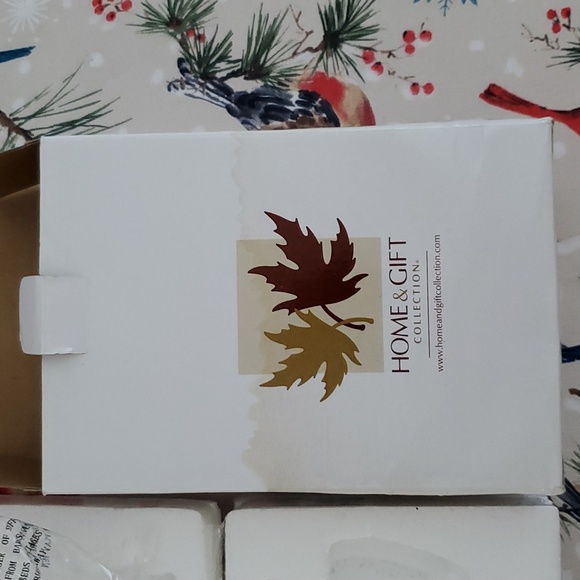 Home & Gift Collection Gingerbread Figurines. New in Box. - Picture 4 of 6